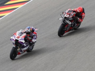 Hlavní obrázek k článku: Nejlepší začátek má na Sachsenringu Johann Zarco