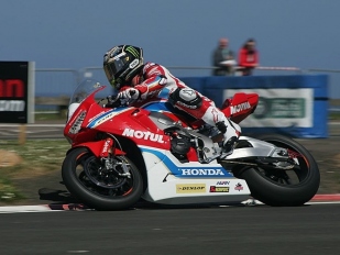 NW200: Trénink byl po crashi McGuinnesse přerušen