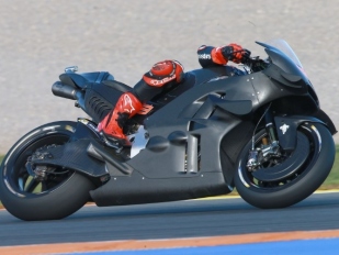 Test MotoGP - Valencia: Lorenzo poprvé na Ducati