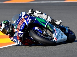 Polesetterem je Jorge Lorenzo před Marquezem, 3. Rossi