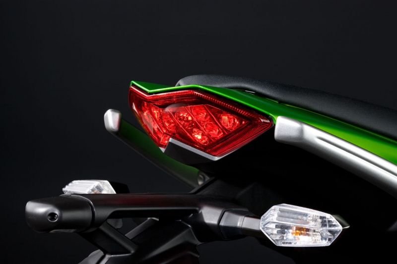 Kawasaki Z1000 SX: SeXy lidovka  - 16 - ZSX