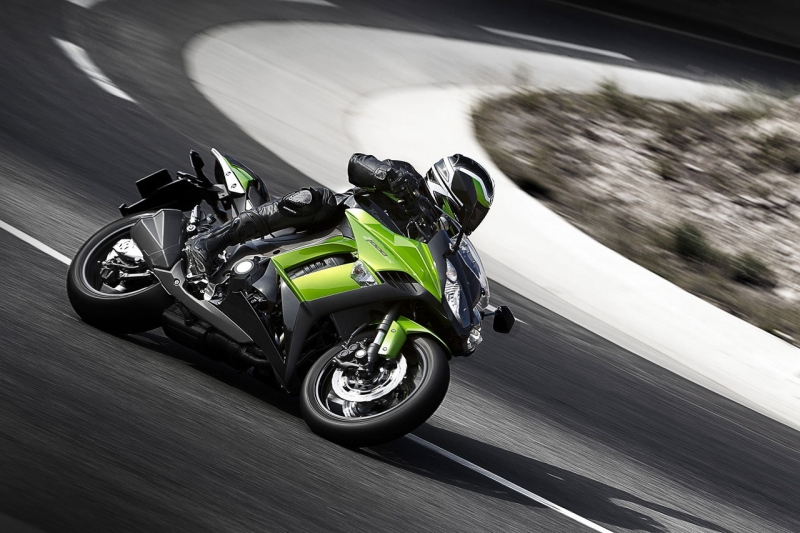 Kawasaki Z1000 SX: SeXy lidovka  - 18 - ZSX