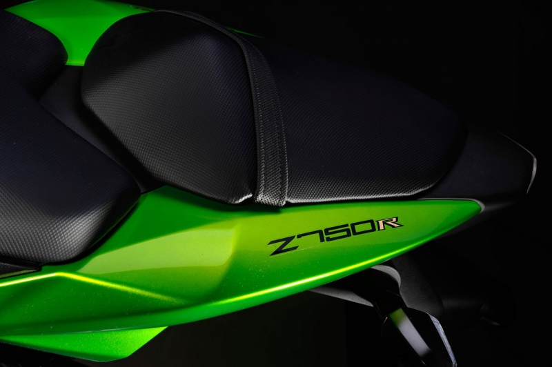 Kawasaki Z750R 2011 - 7 - k750R