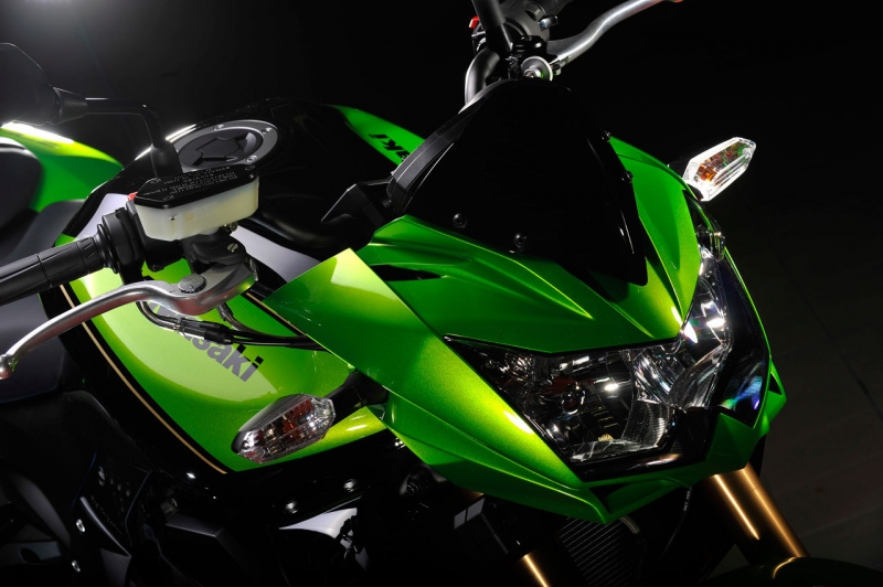 Kawasaki Z750R 2011 - 4 - k750R