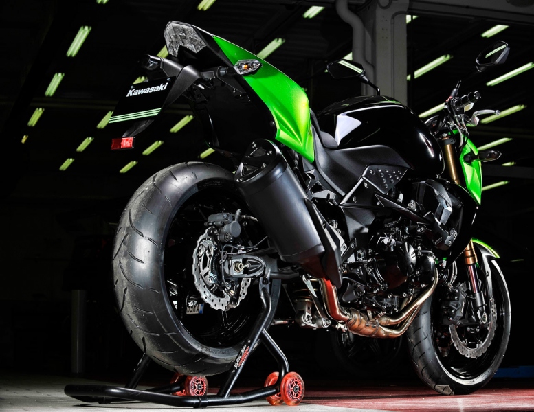 Kawasaki Z750R 2011 - 2 - k750R