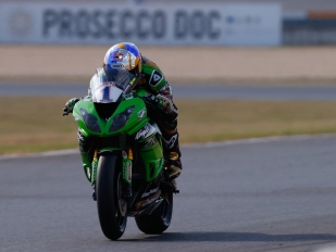 Kenan Sofuoglu lídrem po pátku, 26. Ježek