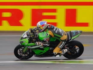 Superpole vyhrál Sofuoglu, 26. Ježek