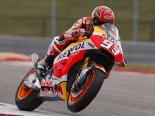 V MotoGP porazil v boji o Pole Marquez Vinalese, 17. Abraham