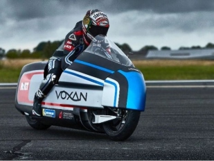 Biaggi chce zajet světový rekord s E-moto
