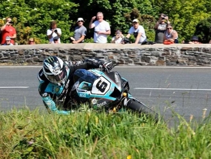 Favoritem Tourist Trophy 2023 je Michael Dunlop