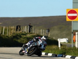 IOMTT 2016: Další tréninkový den vyhrál Michael Dunlop