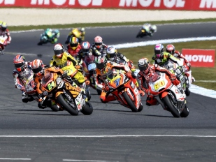 Moto2 - 2017: 22 jezdců s biky Kalex, 4 Sutery
