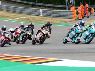 Moto3: Double týmu Leopard, 10. Kornfeil, 13. Salač