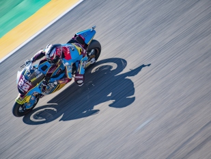 Nejrychlejším byl v pátek Sam Lowes