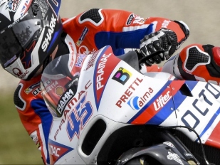 Mokrému Assenu dominoval v MotoGP Scott Redding, 19. Abraham