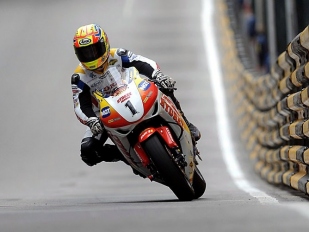 Stuart Easton ukončil závodní kariéru ve 33 letech