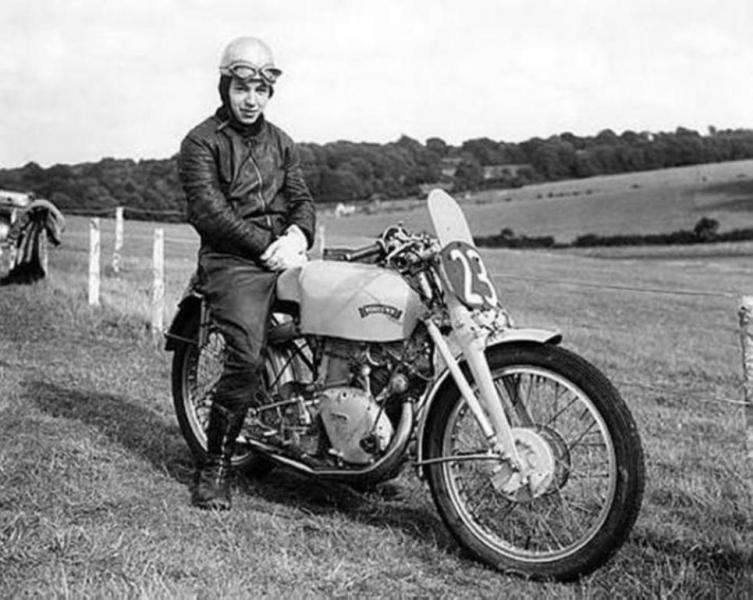 Zemřel John Surtees, mistr světa na motocyklu i ve formuli - 5 - surtees10