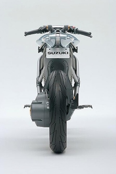 Suzuki Crosscage: s vodíkovým pohonem - 2 - suzuki_crosscage_2011_04