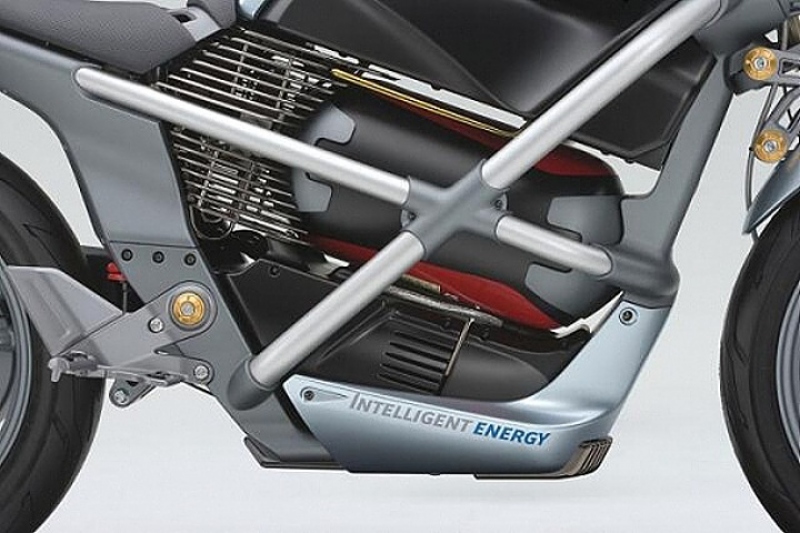 Suzuki Crosscage: s vodíkovým pohonem - 5 - suzuki_crosscage_2011_08