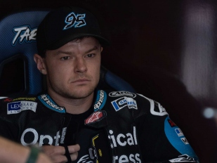 Hlavní obrázek k článku: Neúspěšně: Tarran Mackenzie nedostal od lékaře závodu zelenou.
