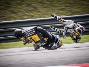 Moto2: Thomas Lüthi unfit to race, Morbidelli mistrem světa  