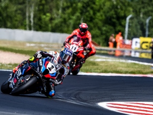 Vítězem Superpole Sprint Race je v Mostě Toprak 