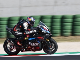 Toprak vyhrál Sprint Superpole, Bulega crash
