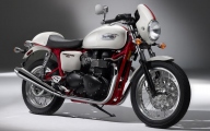 triumph-thruxton-se-1