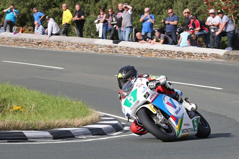 Classic TT: Vítězové jsou McGuinness, Anstey a Dunlop - 1 - tt classic 3