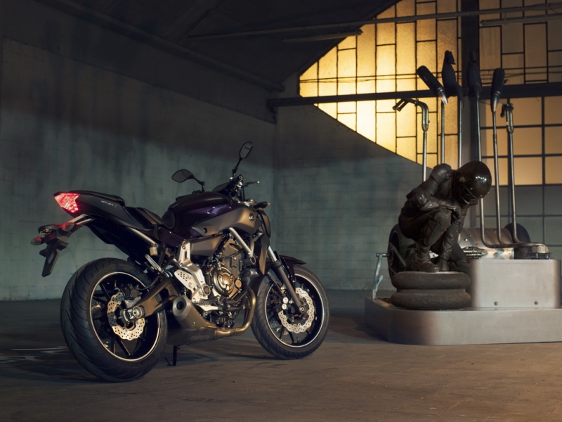 EICMA 2013: Yamaha MT-07 a MT-09 - 17 - Yamaha EICMA yamaha_365012_2014_yam_mt07_eu_vdvm1_sta_004_resize